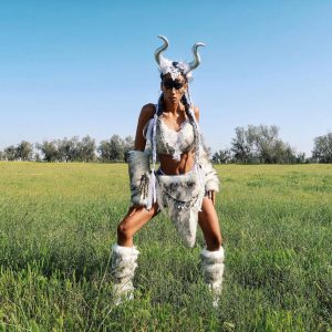 eden saban in white hunter